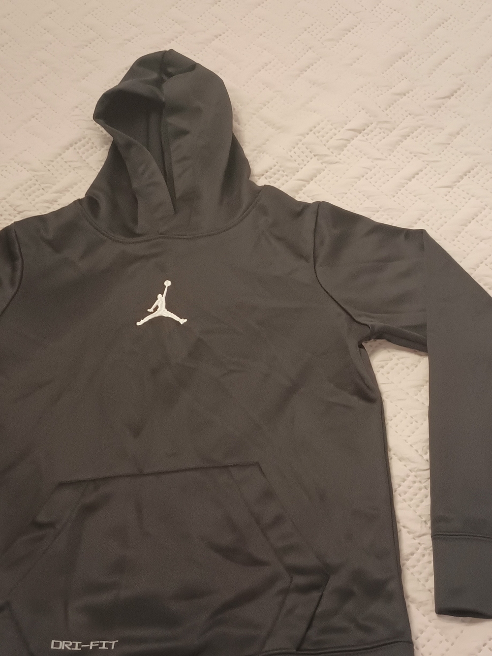 Kids Jordan Black Performance Dri-FIT Hoodie with White Jumpman M - Picture 5 of 9